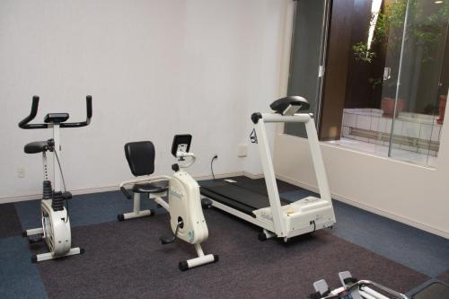 
The fitness center and/or fitness facilities at Kuster Hotel
