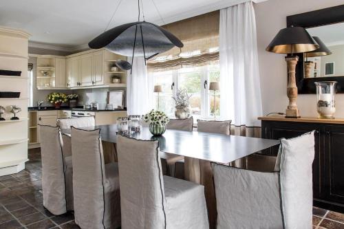 Kuchyň nebo kuchyňský kout v ubytování Home-by-Sea
