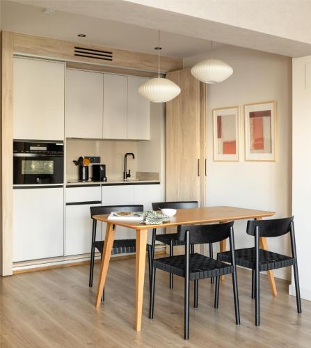 Η κουζίνα ή μικρή κουζίνα στο Apartamentos Líbere Bilbao Museo