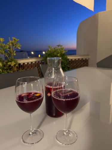 THE WHITE HEART HOUSE – ATTIC SEA VIEW