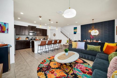 Oasis with Heated Pool Marvel and Nemo rooms Near Disney photo 5