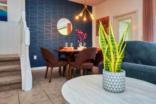 Oasis with Heated Pool Marvel and Nemo rooms Near Disney photo 18