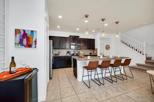 Oasis with Heated Pool Marvel and Nemo rooms Near Disney photo 20