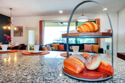 Oasis with Heated Pool Marvel and Nemo rooms Near Disney photo 23