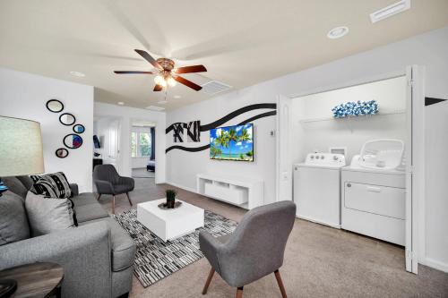 Oasis with Heated Pool Marvel and Nemo rooms Near Disney photo 32