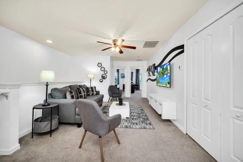 Oasis with Heated Pool Marvel and Nemo rooms Near Disney photo 33
