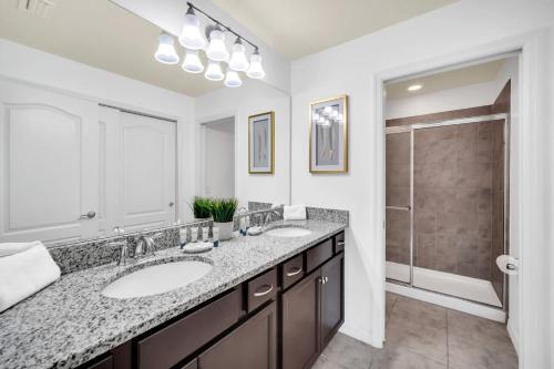 Oasis with Heated Pool Marvel and Nemo rooms Near Disney photo 37