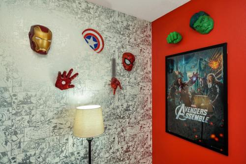 Oasis with Heated Pool Marvel and Nemo rooms Near Disney photo 41