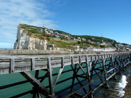 Foto dalla galleria di Maison quartier plage refaite à neuf a Fécamp