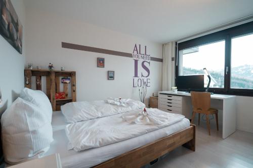 Un pat sau paturi într-o cameră la Apartment Mattstogg mit Charme