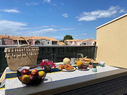 Archipel III, T2 mezzanine, parking, piscine, wifi