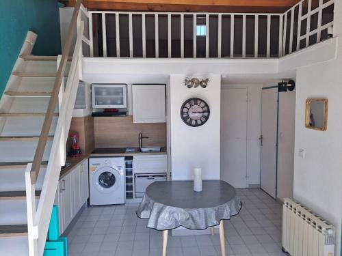 Archipel III, T2 mezzanine, parking, piscine, wifi