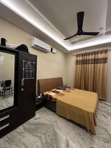 Katil atau katil-katil dalam bilik di Luxurious villa for LPU Students