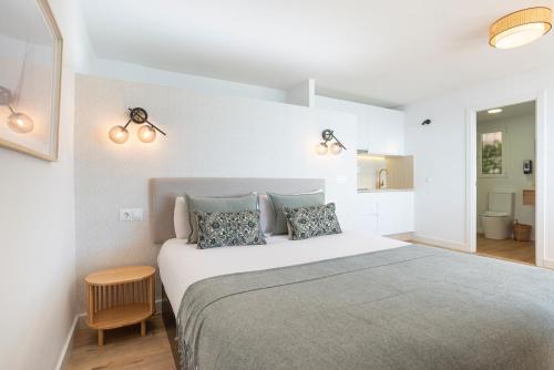 Mimosas & Sea Views by ELE Apartments