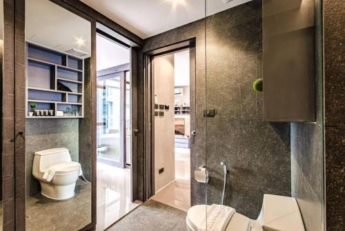 Ένα μπάνιο στο Citygate Condo Kamala Phuket