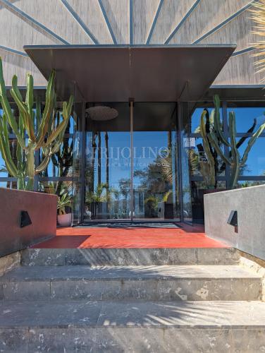 El edificio en el que está la casa vacacional