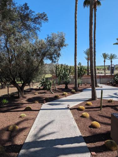 Un jardín fuera de 2 Bedroom Algorfa Townhouse with Pool