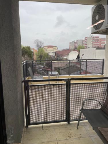 d'un balcon avec vue sur la ville. dans l'établissement Eben ezer concept, à Târgu-Mureş