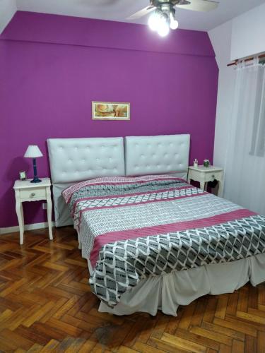 Ένα ή περισσότερα κρεβάτια σε δωμάτιο στο Elohim House