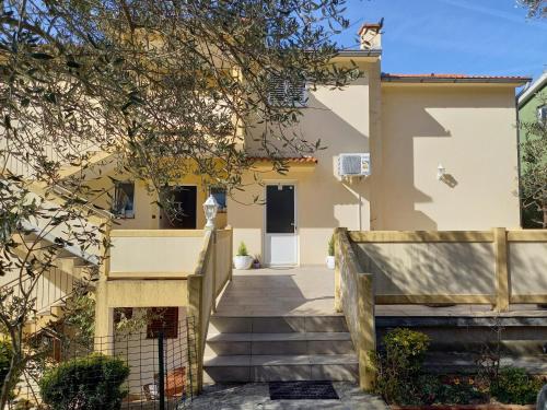 Apartments by the sea Supetarska Draga - Gornja, Rab - 22719