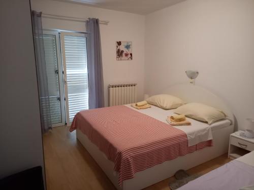 Apartments by the sea Supetarska Draga - Gornja, Rab - 22719
