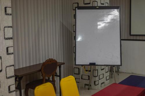 Бизнес-центр и/или конференц-зал в Hotel DMadinah inn Gentan
