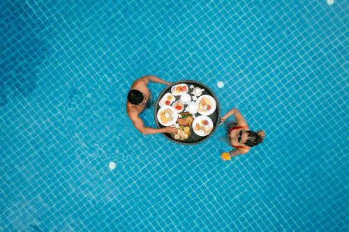 Еда / где поесть недалеко от курортного отеля