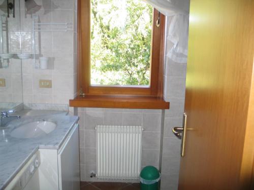 Et badeværelse på Appartamenti Nido d'Aquila