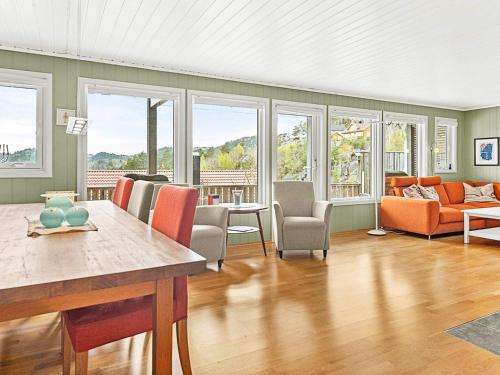 Χώρος καθιστικού στο 10 person holiday home in Lindesnes-By Traum