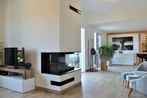 Magnificent accommodation , 200m from the beach.