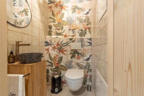 Ein Badezimmer in der Unterkunft Balthasar Volcano Apartments - Adults only