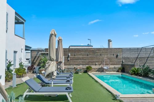 Kolam renang di atau di dekat Anemomiloi Andros Boutique Hotel