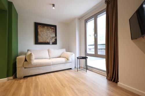 Μια τηλεόραση ή/και κέντρο ψυχαγωγίας στο Grandstay Studios