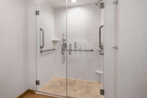 Ένα μπάνιο στο Hampton Inn Charleston North
