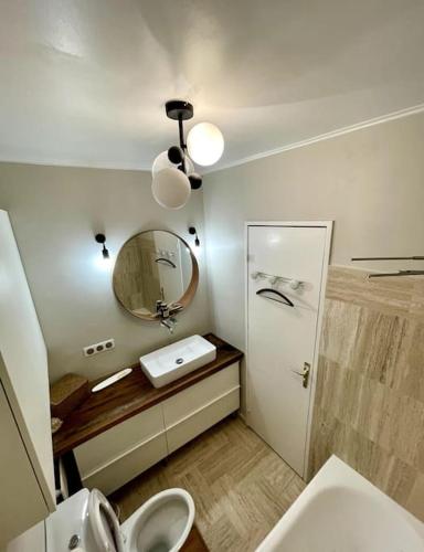 Photo de la galerie de l'établissement Appartement entre Mer et Montagne - Cannes Marina, à Mandelieu-la-Napoule