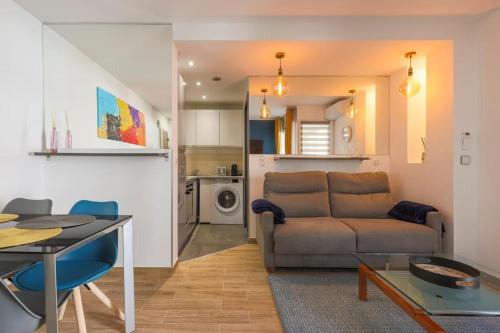 Nhà bếp/bếp nhỏ tại Antibes centre à 2 pas de la vieille ville, plages