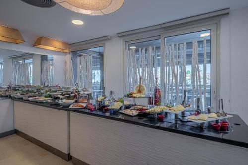 Еда / где поесть недалеко от отеля