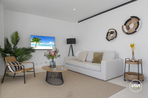 ViVi Homes - Deco Pool, Garden, Terrace & Beach