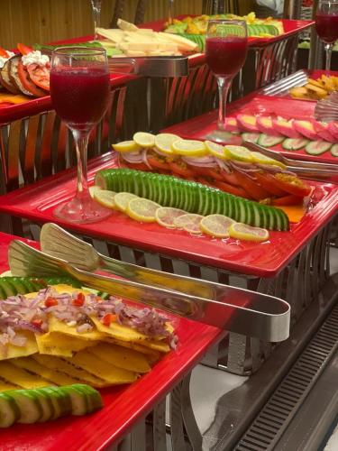Comida en o cerca de este hotel