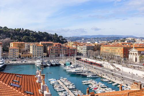 Extraordinary View on Port and Castle Hill - 1 Bdr & Parking