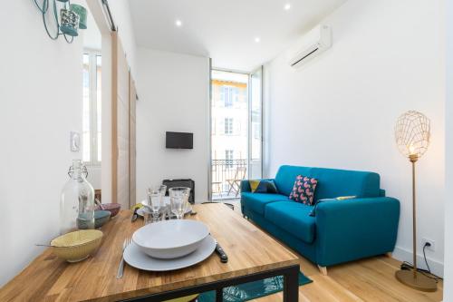 Гостиная зона в Cosy 1 Bdr Place Garibaldi & Place du Pin