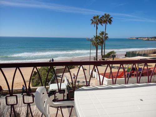 2 Avenida Frente Mar - Casas & Papéis