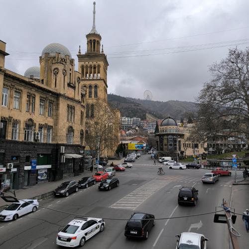 Nespecifikovaný výhled na hory nebo výhled na hory při pohledu z hotelu