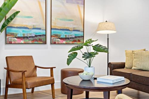 a living room with a coffee table and a couch at Awesome 1BR Apartment @Sailboat in Fort Lauderdale