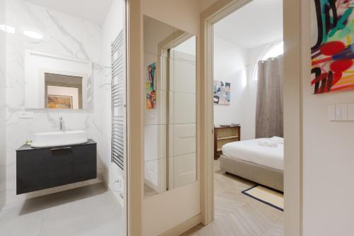 GuestHost - Cordusio Enchanting Apartment