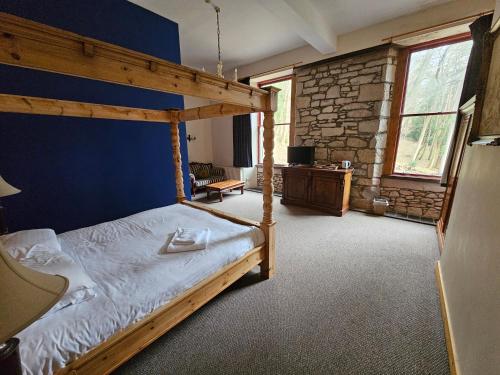 Katil atau katil-katil dalam bilik di Broomhall Castle Hotel