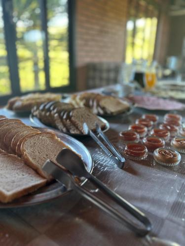Makanan di atau berdekatan apartmen