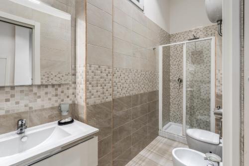 Un baño de RAGGIO DI SOLE - ATAROOMS Collection
