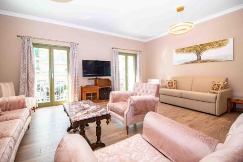 TV a/nebo společenská místnost v ubytování Sampa Home