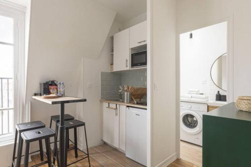62 Apartment 1 Bedroom # Paris 14 # Alesia